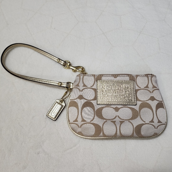 Coach Poppy Wristlet - Picture 1 of 9